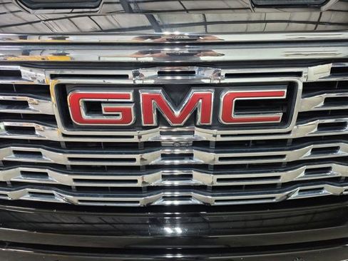 Used 2022 GMC Sierra 1500 Denali w/ Technology Package AWD/4WD image 32