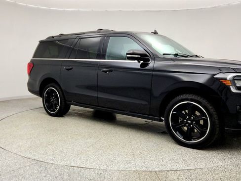 Used 2023 Ford Expedition Max Limited image 3