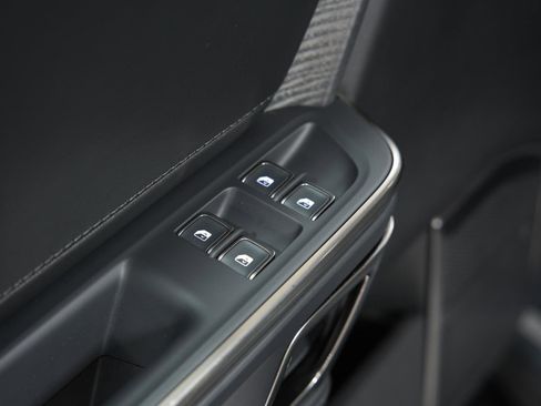 Used 2023 Rivian R1S Adventure image 21