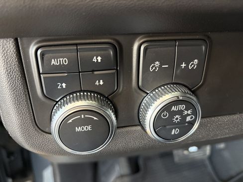 Used 2021 GMC Yukon AT4 w/ Technology Package image 16