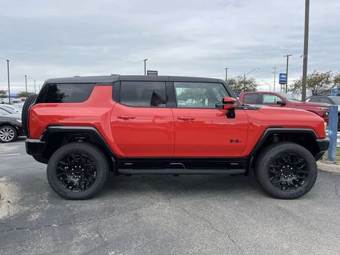 New 2025 GMC Hummer EV 2X w/ LPO, Cargo Utility Package AWD/4WD image 7