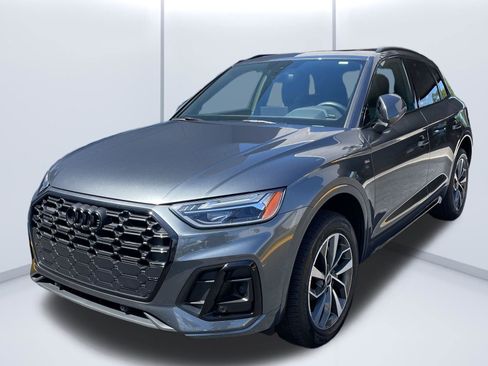Used 2024 Audi Q5 2.0T Premium w/ Summer of Audi Package image 2