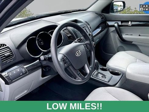Used 2013 Kia Sorento LX FWD image 12