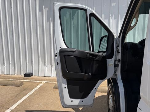 Used 2023 RAM ProMaster 3500 w/ Safety Group FWD image 8