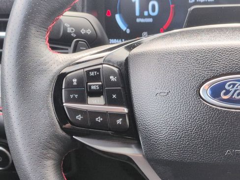 Used 2025 Ford Explorer ST RWD image 16