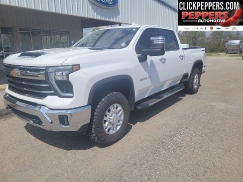 Used 2024 Chevrolet Silverado 2500 LTZ w/ LTZ Convenience Package AWD/4WD image 2