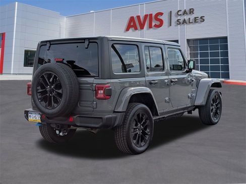 Used 2023 Jeep Wrangler Unlimited Sahara image 5