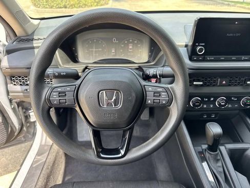 Used 2025 Honda Accord SE image 25