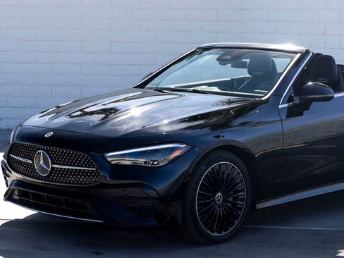 Used 2025 Mercedes-Benz CLE 300 4MATIC Cabriolet image 6