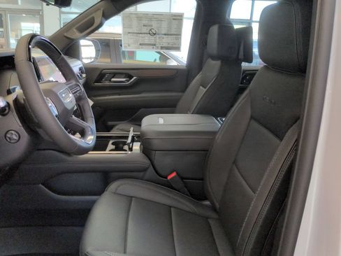New 2026 GMC Yukon Denali w/ Denali Reserve Package AWD/4WD image 12
