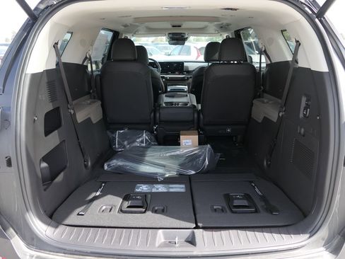 New 2026 Kia Carnival SX image 21