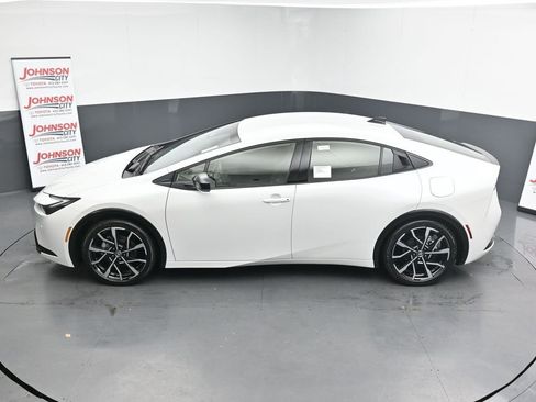 New 2026 Toyota Prius Plug-In Hybrid FWD image 24