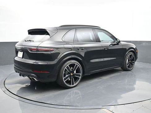 Used 2023 Porsche Cayenne Turbo image 22