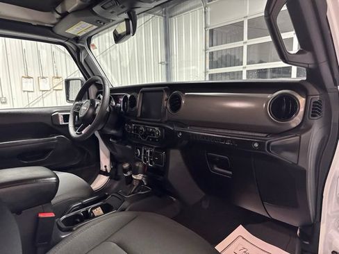 Used 2023 Jeep Wrangler Unlimited w/ 8.4" Radio Group AWD/4WD image 28
