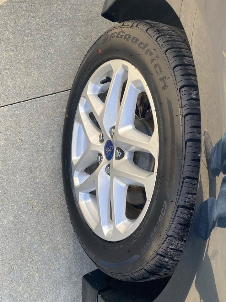 Used 2014 Ford Fusion SE FWD image 12