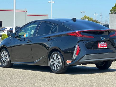 Used 2020 Toyota Prius Prime XLE FWD image 7