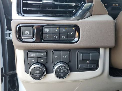 New 2026 GMC Yukon XL Denali w/ Denali Reserve Package image 29