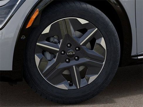 New 2025 Kia EV6 Light w/ Light LR Technology Package image 9