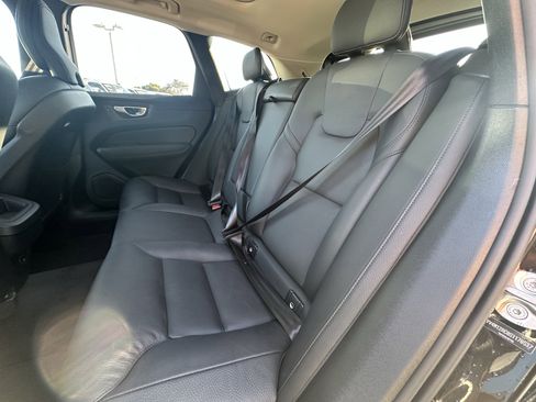 Certified 2025 Volvo XC60 B5 Plus image 32