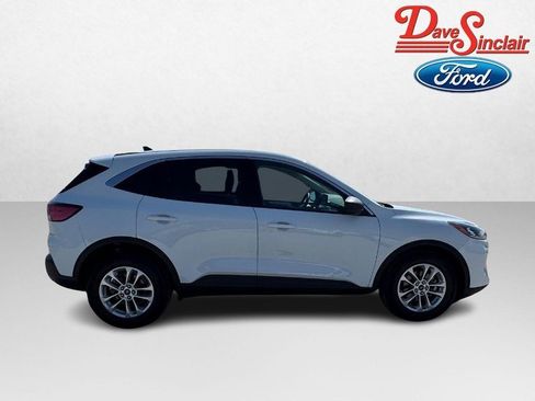 Used 2022 Ford Escape SE image 5
