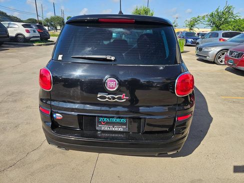 Used 2017 FIAT 500L Lounge w/ Premium Package FWD image 5