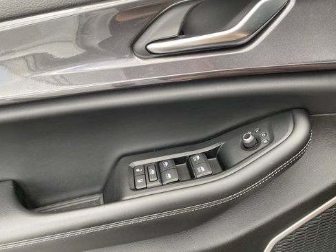 Used 2021 Jeep Grand Cherokee L Laredo image 19