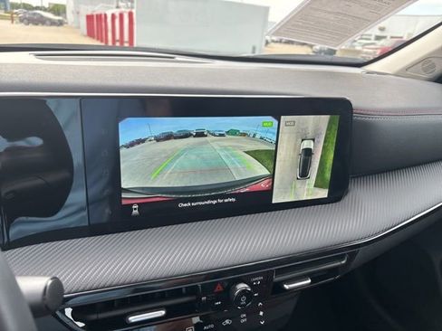 Used 2025 Nissan Kicks SR FWD image 14