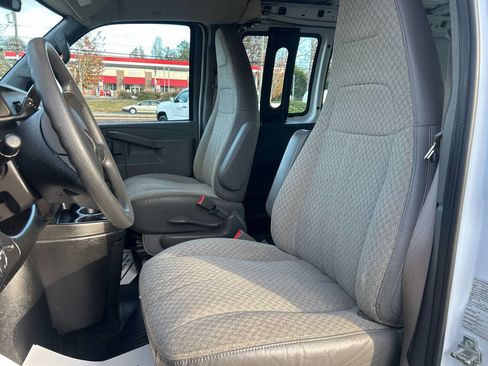 Used 2019 Chevrolet Express 2500 w/ Driver Convenience Package image 12