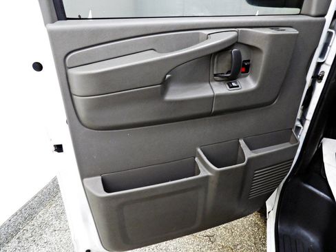 Used 2014 Chevrolet Express 3500 LT w/ LT Preferred Equipment Group RWD image 6