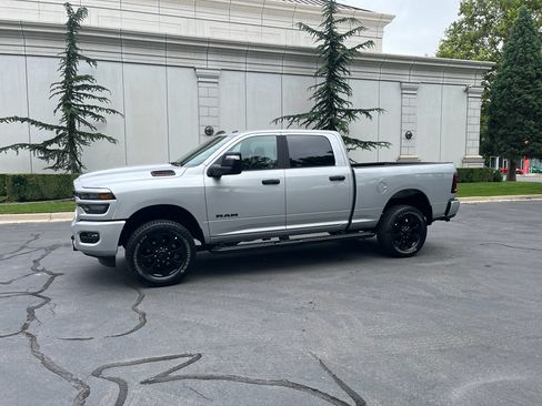 Used 2026 RAM 2500 Big Horn AWD/4WD image 2