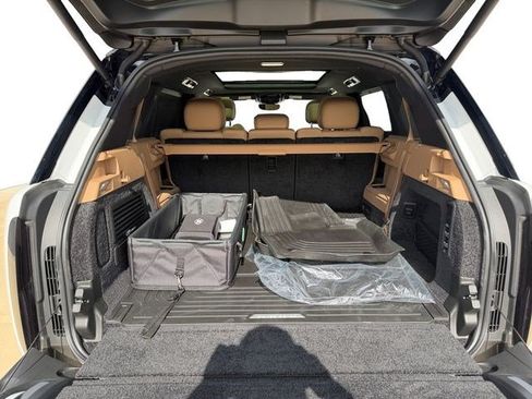 New 2026 Land Rover Range Rover Long Wheelbase SE AWD/4WD image 18