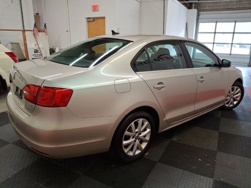 Used 2014 Volkswagen Jetta SE image 9