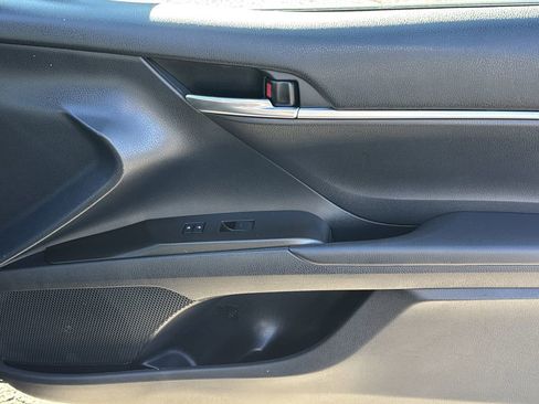 Used 2022 Toyota Camry SE image 14