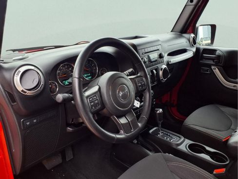Used 2018 Jeep Wrangler Rubicon w/ Power Convenience Group AWD/4WD image 10