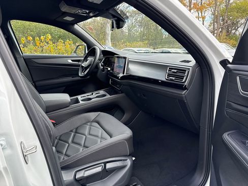 New 2026 Volkswagen Atlas Cross Sport SE image 15