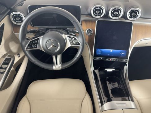 Used 2023 Mercedes-Benz C 300 Sedan image 4