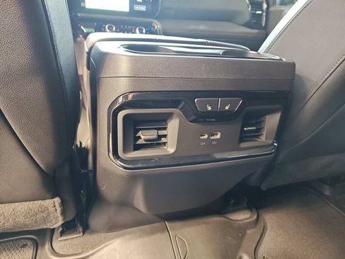 Used 2024 GMC Sierra 1500 AT4 w/ Technology Package AWD/4WD image 31