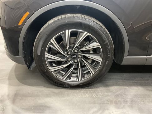 Used 2025 Lincoln Aviator Premiere image 6