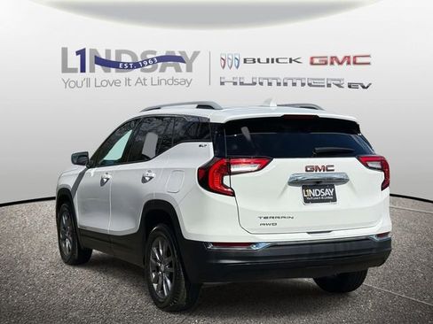 Used 2024 GMC Terrain SLT image 4