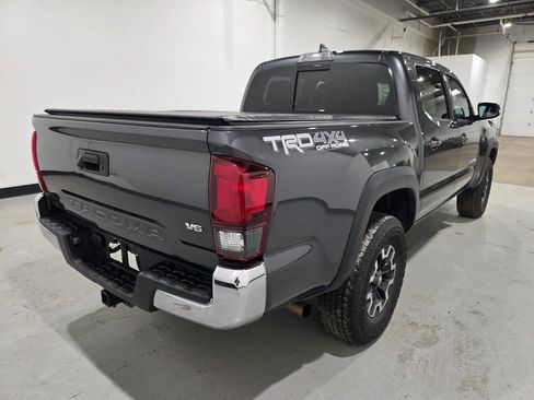 Used 2019 Toyota Tacoma TRD Off-Road image 6