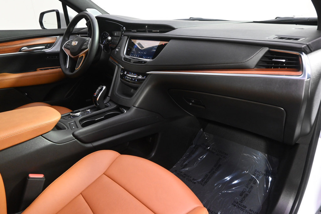 Used 2025 Cadillac XT5 Premium Luxury FWD image 15
