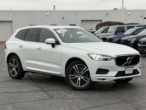 Used 2020 Volvo XC60 T6 Momentum image 2