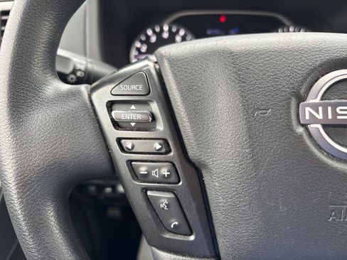 Used 2022 Nissan Frontier SV image 21