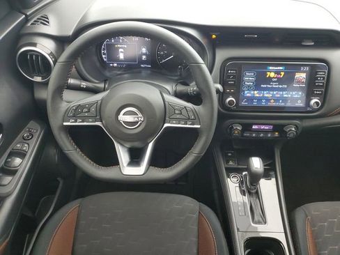 Used 2024 Nissan Kicks SR FWD image 17