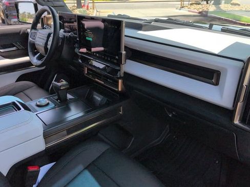 Used 2024 GMC Hummer EV 2X AWD/4WD image 30
