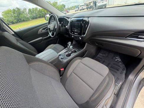 Used 2021 Chevrolet Traverse LS FWD image 32