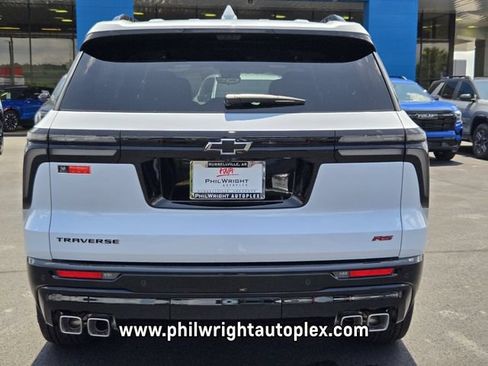 New 2026 Chevrolet Traverse RS w/ LPO, Floor Liner Package FWD image 4