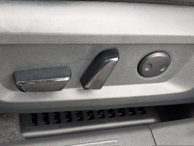 Certified 2025 Nissan Rogue SL FWD image 21