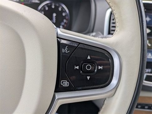 Used 2022 Volvo XC90 T6 Momentum w/ Advanced Package image 14