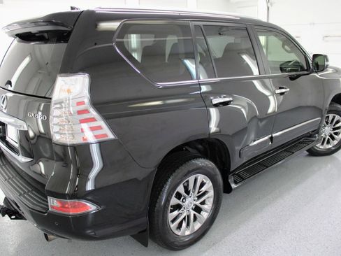 Used 2017 Lexus GX 460 Premium w/ Premium Package AWD/4WD image 30